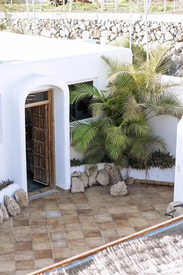 The Tree House Tenerife El Medano  Hostel El Medano (Tenerife)