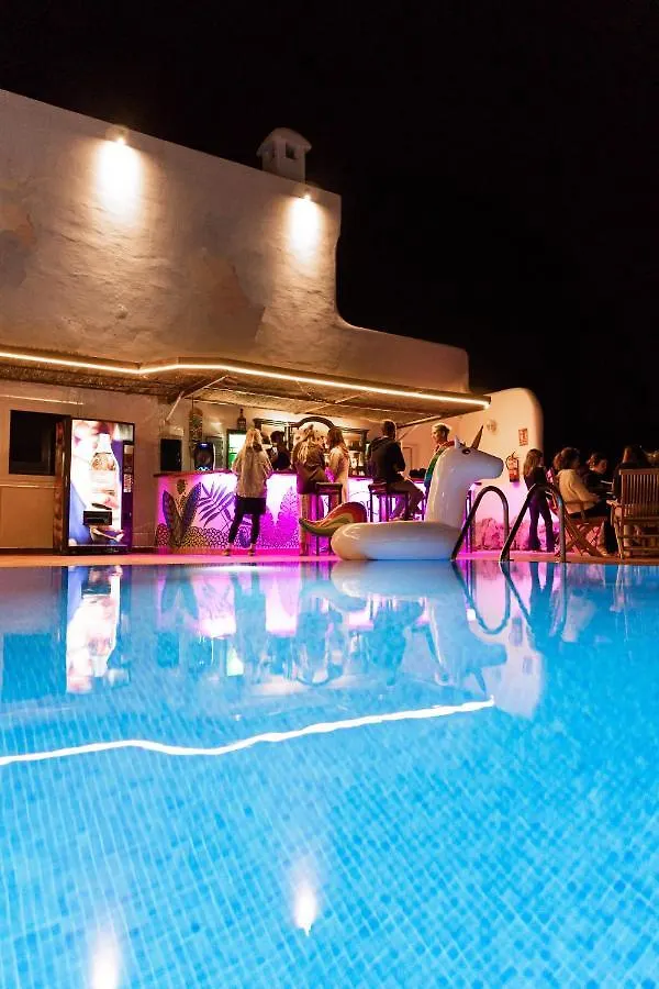 Hostel The Tree House Tenerife El Medano